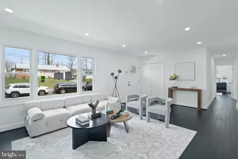 Living - 9607 Franklin Ave, Lanham, MD 20706 photo 3 of 6