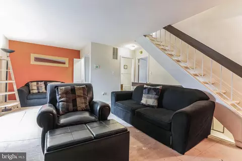Living - 10509 Storch Dr, Lanham, MD 20706 photo 4 of 6