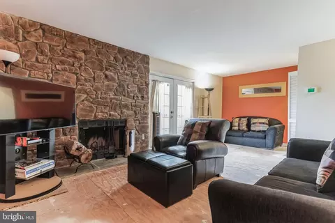 Living - 10509 Storch Dr, Lanham, MD 20706 photo 3 of 6