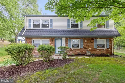 4500 Bishopmill Dr, Marlboro, MD 20772