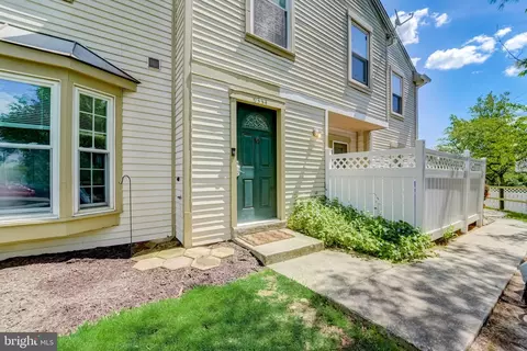 9334 Palmer Pl #23, Laurel, MD 20708