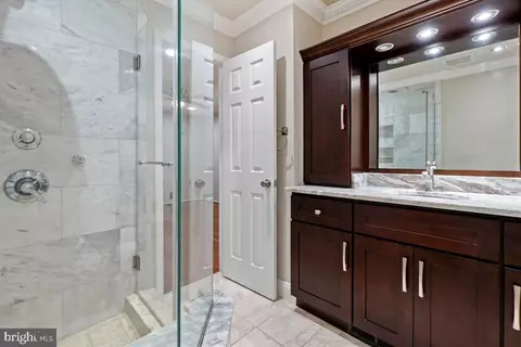 Bath - 8701 Briarcroft Ln, Laurel, MD 20708 photo 2 of 3