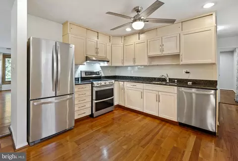 Kitchen - 8701 Briarcroft Ln, Laurel, MD 20708 photo 1 of 4