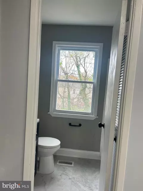 Bath - 7059 Palamar Ter, Lanham, MD 20706 photo 5 of 6