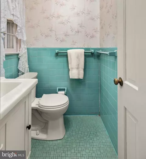 Bath - 7308 Riverdale Rd, Lanham, MD 20706 photo 2 of 3