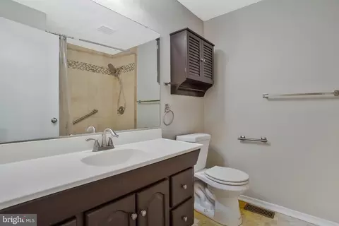 Bath - 5705 Skye Dr, Clinton, MD 20735 photo 3 of 4