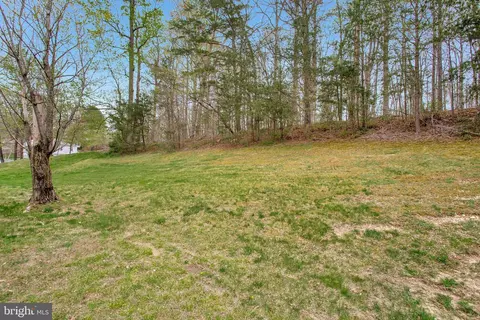 Exterior - 5705 Skye Dr, Clinton, MD 20735 photo 4 of 6