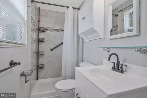 Bath - 5705 Skye Dr, Clinton, MD 20735 photo 2 of 4