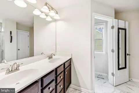 Bath - 8010 Hubble Dr, Lanham, MD 20706 photo 2 of 6