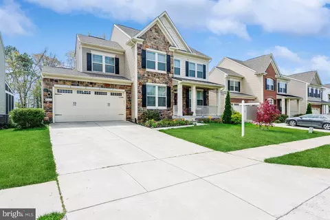Exterior - 8010 Hubble Dr, Lanham, MD 20706 photo 6 of 7