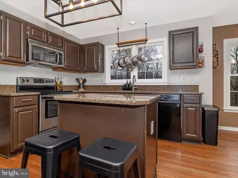 Kitchen - 4805 Briercrest Ct, Bowie, MD 20720 photo 3 of 4