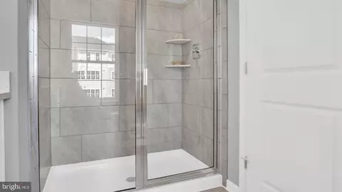 Bath - 8702 Cherrybark Rd, Clinton, MD 20735 photo 1 of 5