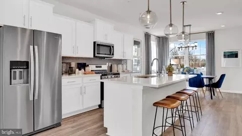 Kitchen - 8706 Cherrybark Rd, Clinton, MD 20735 photo 2 of 4