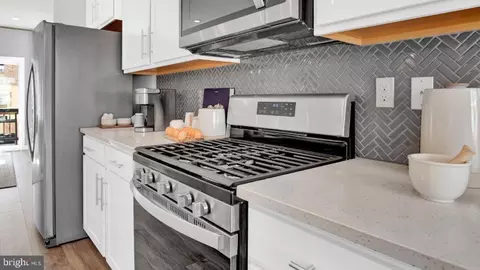 Kitchen - 8710 Cherrybark Rd, Clinton, MD 20735 photo 4 of 4