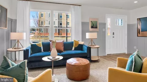 Living - 8710 Cherrybark Rd, Clinton, MD 20735 photo 4 of 7