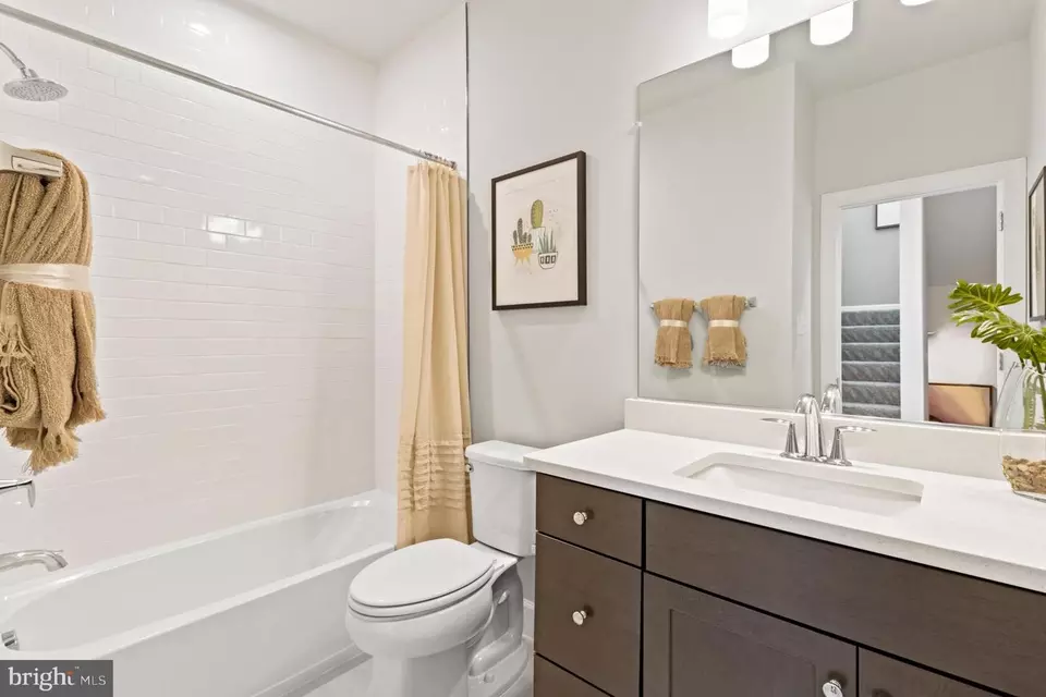 Bath - 6951 Gladebrook Rd, Brandywine, MD 20613 photo 2 of 2