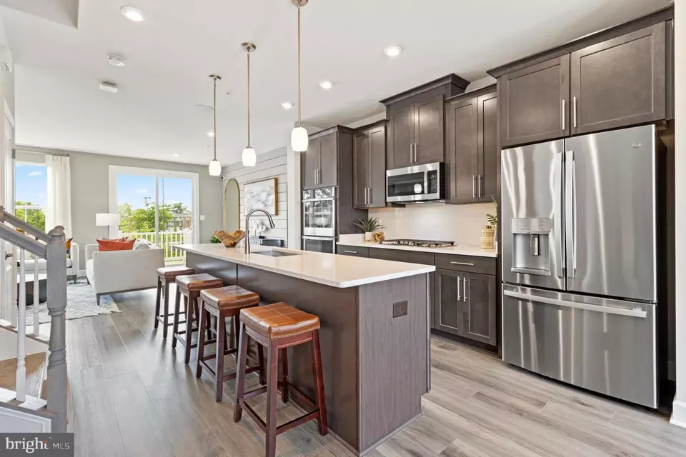 Kitchen - 6951 Gladebrook Rd, Brandywine, MD 20613 photo 2 of 3