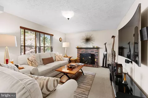 Living - 8102 Maxfield Dr, Clinton, MD 20735 photo 3 of 7
