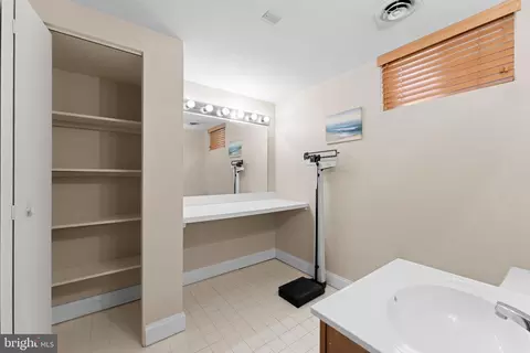 Bath - 8102 Maxfield Dr, Clinton, MD 20735 photo 4 of 5