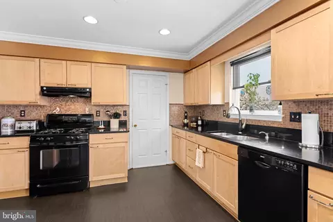 Kitchen - 8102 Maxfield Dr, Clinton, MD 20735 photo 1 of 6