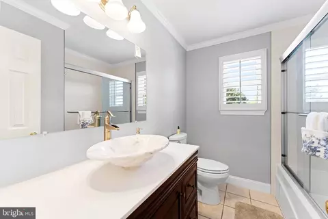 Bath - 8102 Maxfield Dr, Clinton, MD 20735 photo 3 of 5