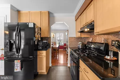 Kitchen - 8102 Maxfield Dr, Clinton, MD 20735 photo 4 of 6