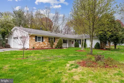 16110 Pointer Ridge Dr, Bowie, MD 20716