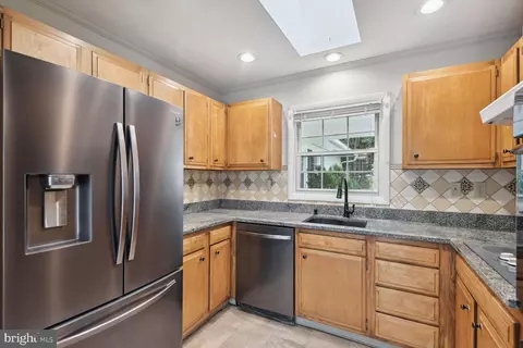 Kitchen - 16110 Pointer Ridge Dr, Bowie, MD 20716 photo 3 of 3