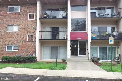 7701 Arehart Dr #1302, New Carrollton, MD 20784