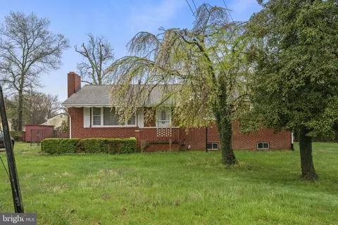 101 Pates Dr, Fort Washington, MD 20744