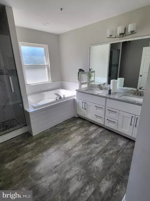 Bath - 3604 Jervis Pl, Clinton, MD 20735 photo 1 of 9