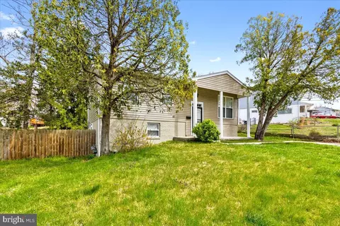 6612 Wilburn Dr, Capitol Heights, MD 20743