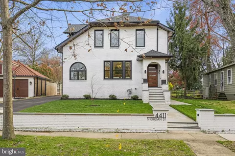 4411 Sheridan St, University Park, MD 20782