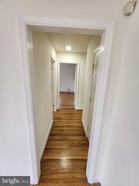 Entry Way - 922 Carroll Ave, Laurel, MD 20707 photo 2 of 3