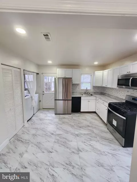 Kitchen - 922 Carroll Ave, Laurel, MD 20707 photo 1 of 1