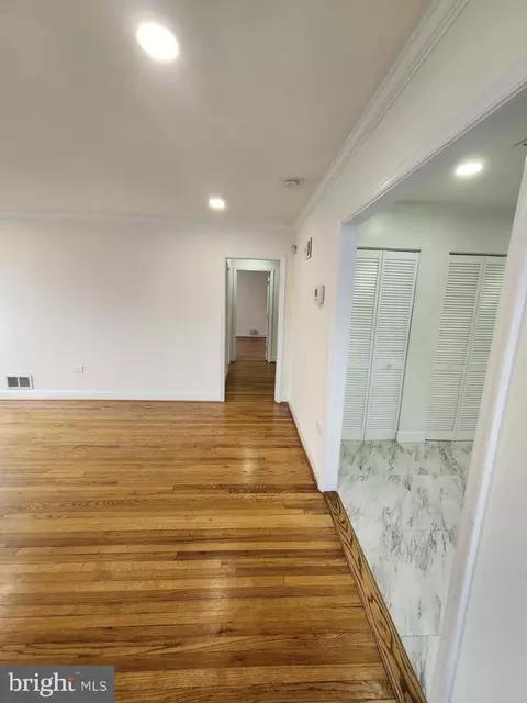 Entry Way - 922 Carroll Ave, Laurel, MD 20707 photo 1 of 3