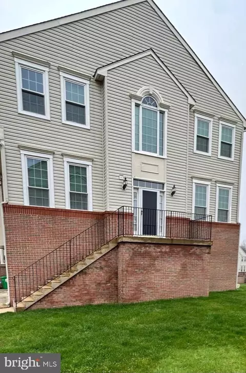 1721 Whistling Duck Dr, Marlboro, MD 20774