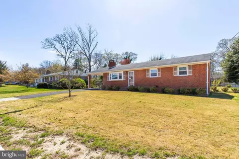 Exterior - 5705 Spruce Dr, Clinton, MD 20735 photo 15 of 17