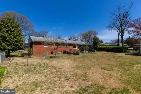 Exterior - 5705 Spruce Dr, Clinton, MD 20735 photo 16 of 17