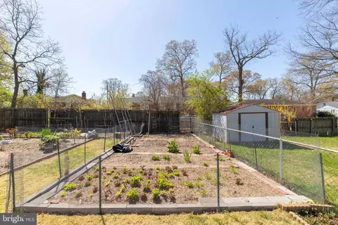 Exterior - 5705 Spruce Dr, Clinton, MD 20735 photo 12 of 17
