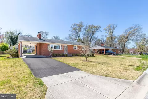 Exterior - 5705 Spruce Dr, Clinton, MD 20735 photo 3 of 17