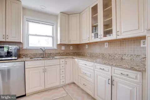Kitchen - 5705 Spruce Dr, Clinton, MD 20735 photo 8 of 8