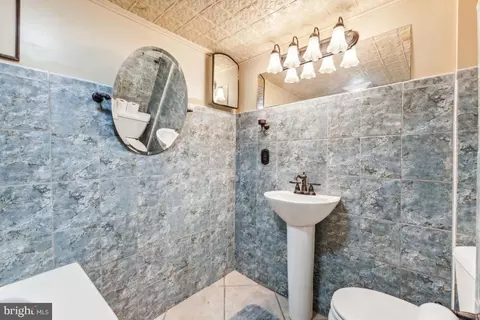 Bath - 5726 39th Ave, Hyattsville, MD 20781 photo 4 of 5