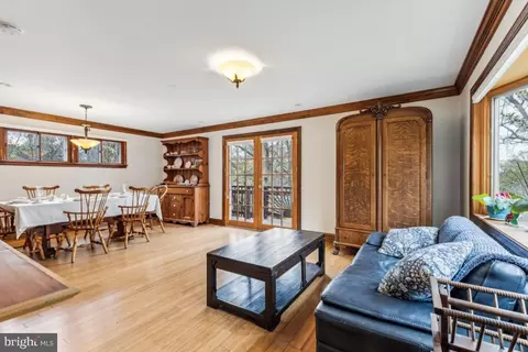 Living - 5726 39th Ave, Hyattsville, MD 20781 photo 3 of 4