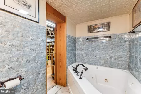 Bath - 5726 39th Ave, Hyattsville, MD 20781 photo 5 of 5