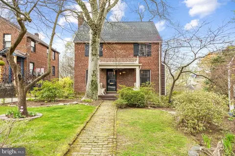 5726 39th Ave, Hyattsville, MD 20781