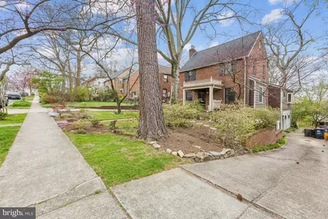 Exterior - 5726 39th Ave, Hyattsville, MD 20781 photo 4 of 11