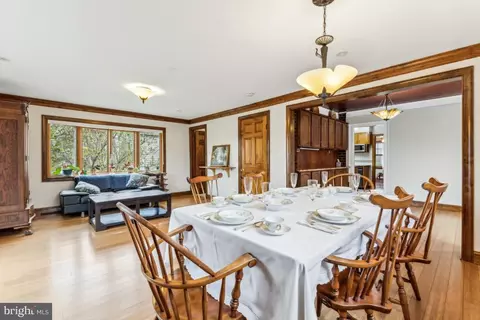 Dining - 5726 39th Ave, Hyattsville, MD 20781 photo 3 of 3