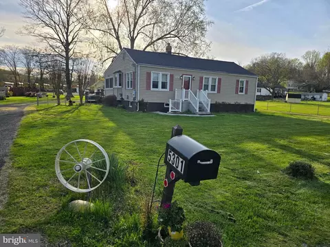 5301 Spring Dr, Marlboro, MD 20772