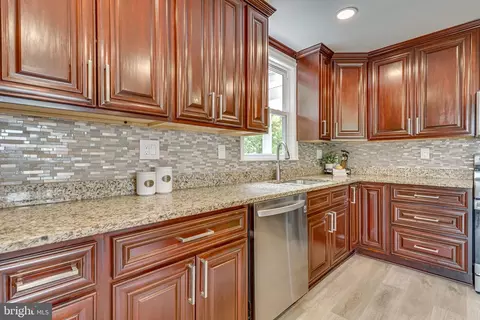 Kitchen - 4105 30th St, Mount Rainier, MD 20712 photo 5 of 5
